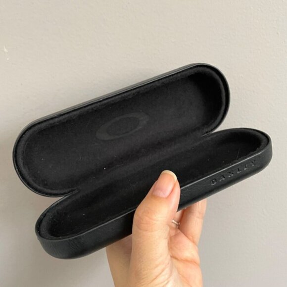 Oakley Black Clamshell Hard Sunglasses Case - Small - Picture 5 of 6